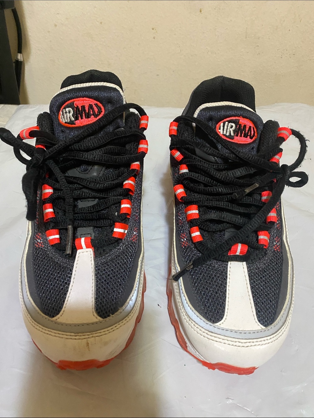 Nike Black and Red Women's Air Max Style Sneakers. Very Good condition. Offers!